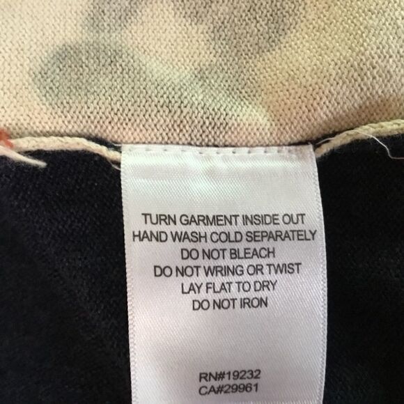 SALE NWOT Alfred Dunner Brand Women’s XL Navy & Animal Print Top - Picture 3 of 7